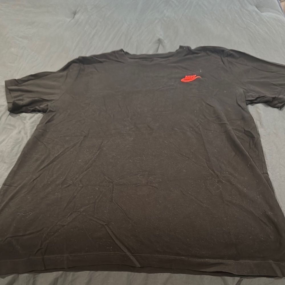 Nike Men's Black T-Shirt - Picture 1 of 1